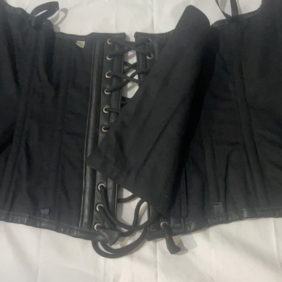 Leather Corset - Picture 8 of 8